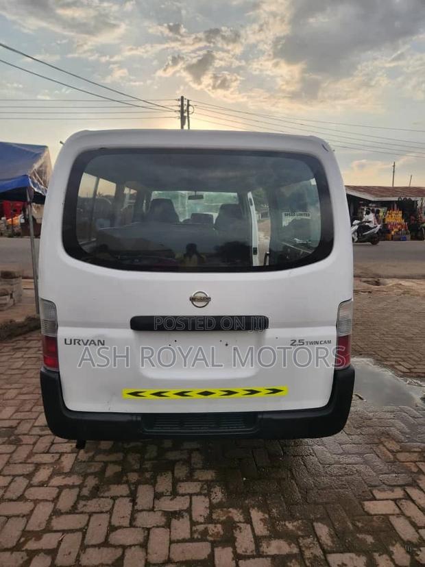 Nissan Caravan 2010 White