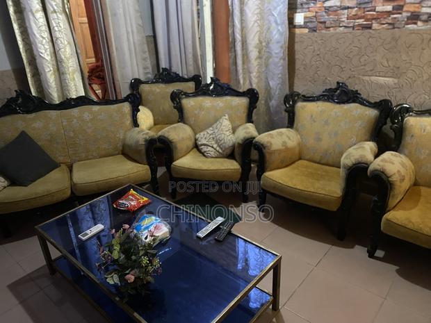 5set of Chairs for Affordable Price photo 2