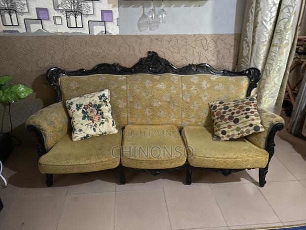 5set of Chairs for Affordable Price photo 3
