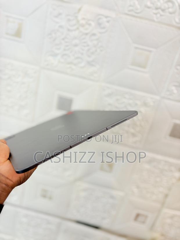 Apple iPad Pro 13 (2024) 256 GB Gray photo 3