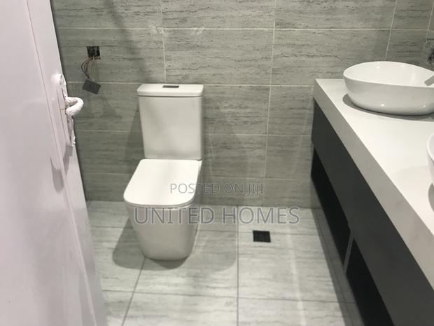 5bdrm House in Dansoman for sale · Photo 2