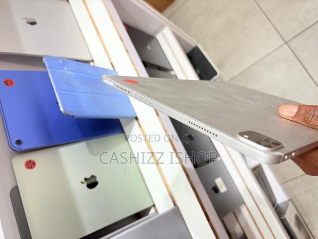 Apple iPad Pro 12.9 (2021) 512 GB Silver · Photo 2