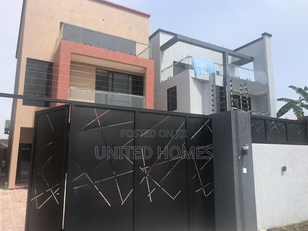 5bdrm House in Dansoman for sale · Photo 1