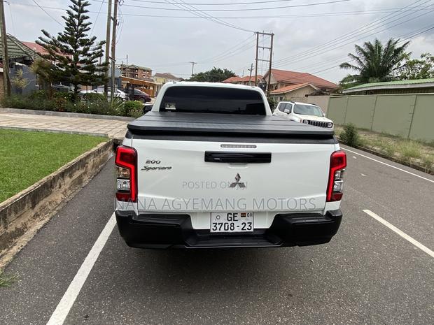 Mitsubishi L200 2023 White