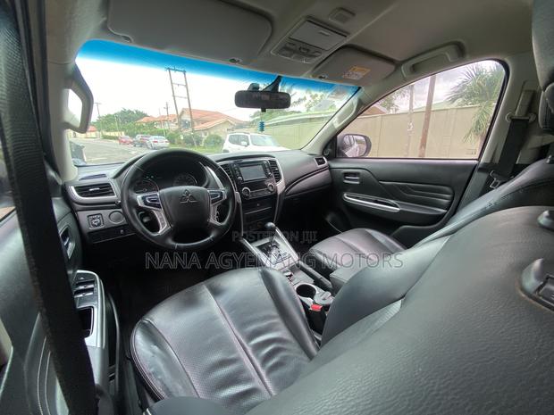 Mitsubishi L200 2023 White