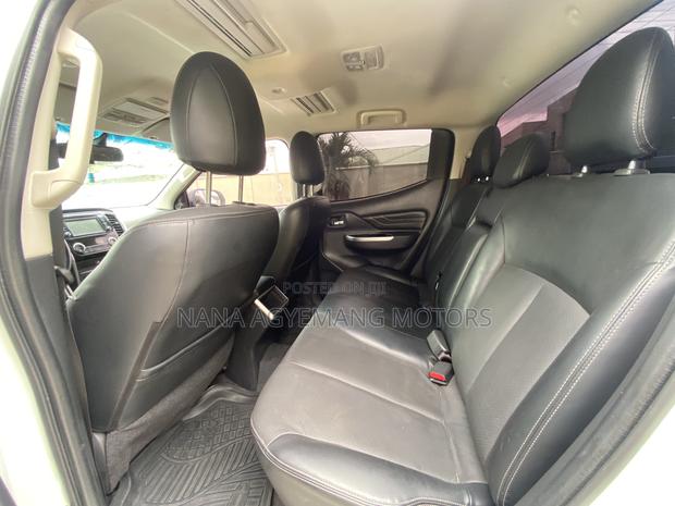 Mitsubishi L200 2023 White