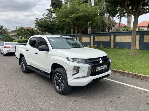 Mitsubishi L200 2023 White