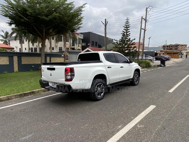 Mitsubishi L200 2023 White