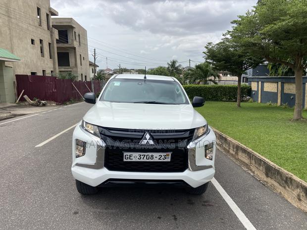 Mitsubishi L200 2023 White