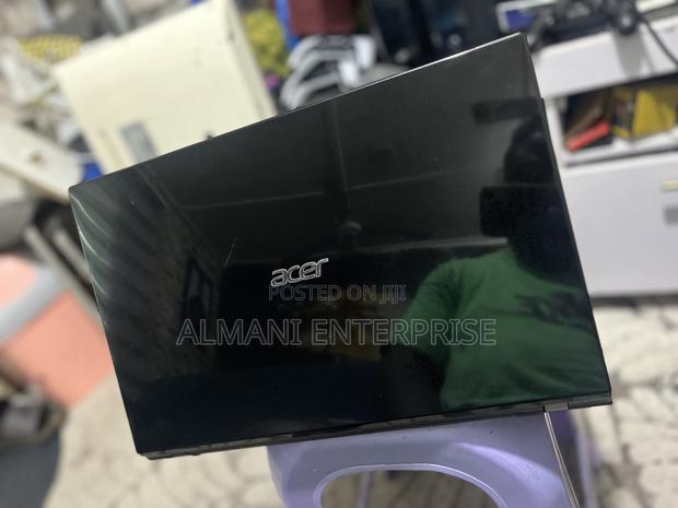 Laptop Acer Aspire E15 8GB Intel Core I3 HDD 750GB photo 2