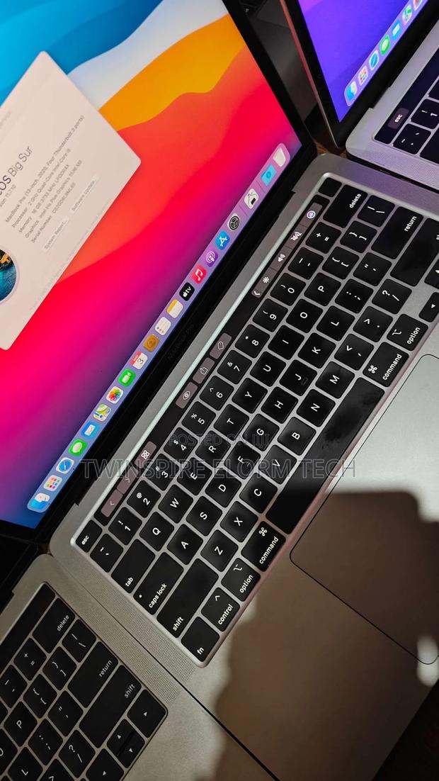 Laptop Apple MacBook Pro 2020 16GB Intel Core I5 SSD 512GB photo 2