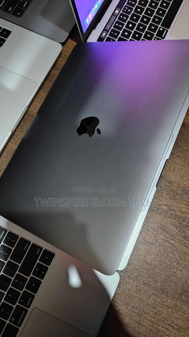 Laptop Apple MacBook Pro 2020 16GB Intel Core I5 SSD 512GB photo 3