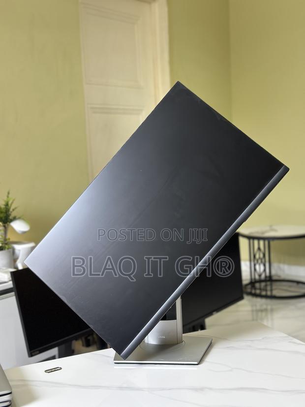 Dell 27” Inches Edgeless Full Hd Ips Monitor · Photo 3