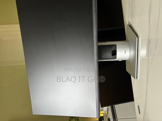 Dell 27” Inches Edgeless Full Hd Ips Monitor · Photo 2