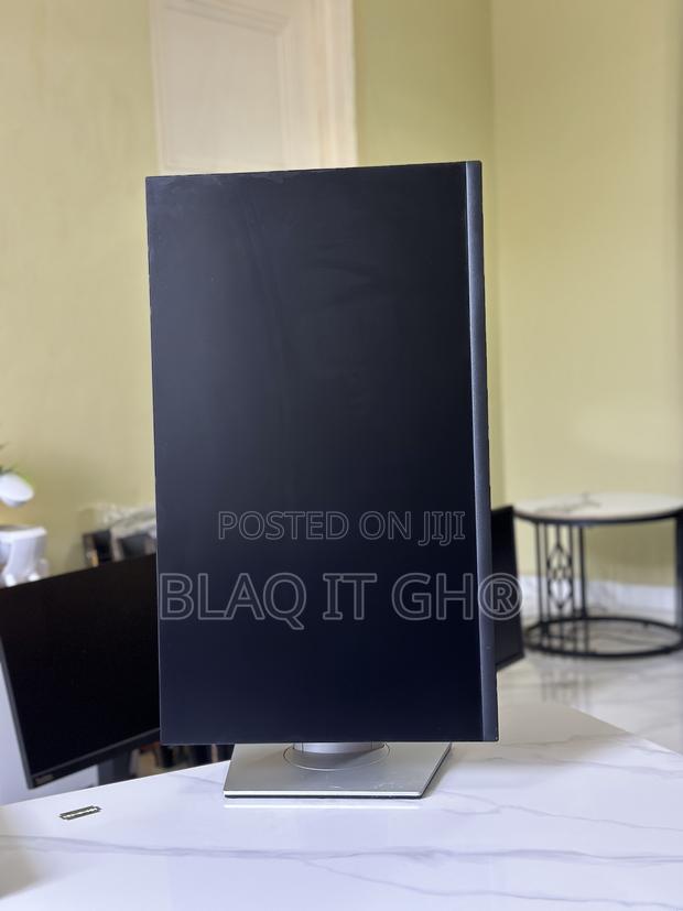 Dell 27” Inches Edgeless Full Hd Ips Monitor · Photo 4