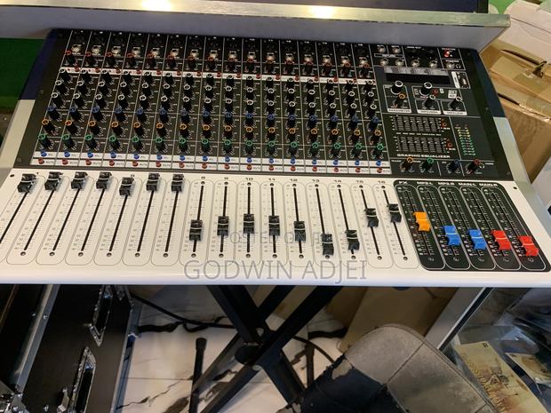 Kv 16 Channel Powered Mixer photo 3