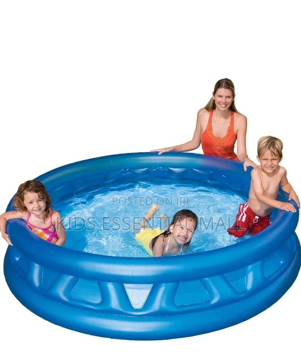 Round Inflatable Swimming Pool · Photo 2