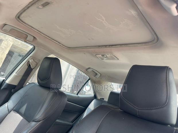 Toyota Corolla S 4dr Sedan (1.8L 4cyl CVT) 2016 Black