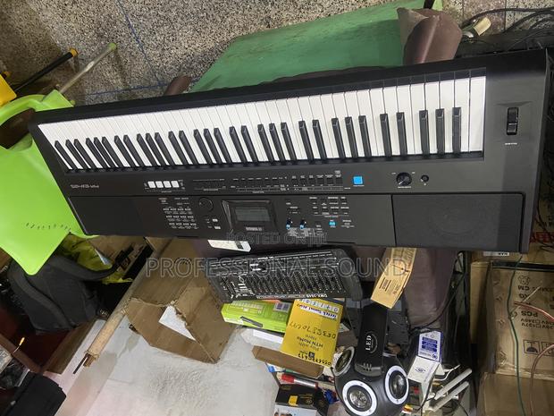 Yamaha PSR -Ew425 · Photo 4