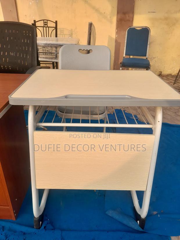 Student Table and Chair · Photo 1