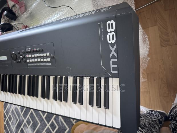 Yamaha Mx88 photo 3