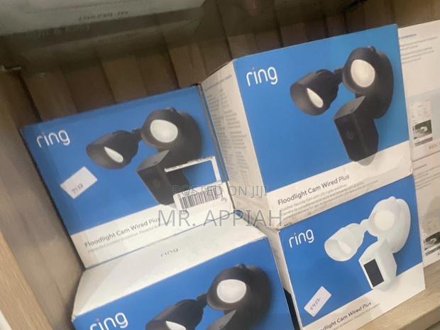 Uniquely Design Ring Floodlight Cam Wired Plus · Photo 2