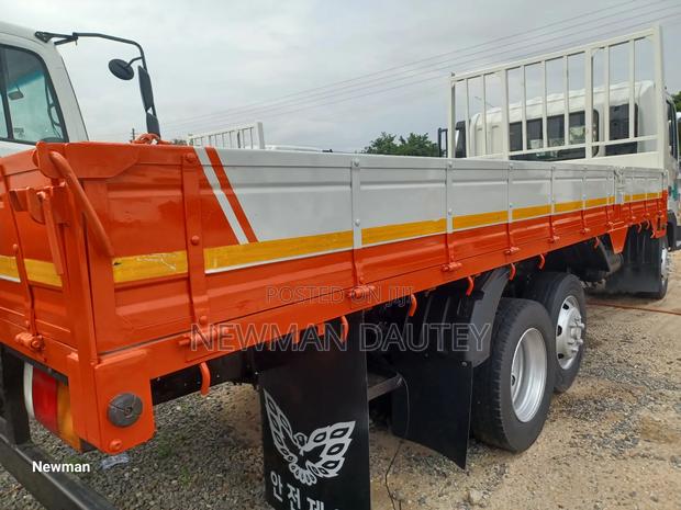 Hyundai 5ton Double Axles Medium Burkett · Photo 4