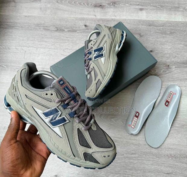 Authentic New Balance Grey 1906 Sneaker · Photo 4