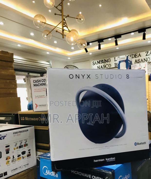Get Affordable Harman Kardon Onyx 8 Audio Bluetooth Speaker · Photo 2