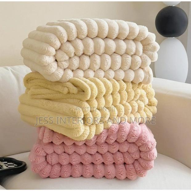 Fluffy Blanket/Comforter · Photo 4