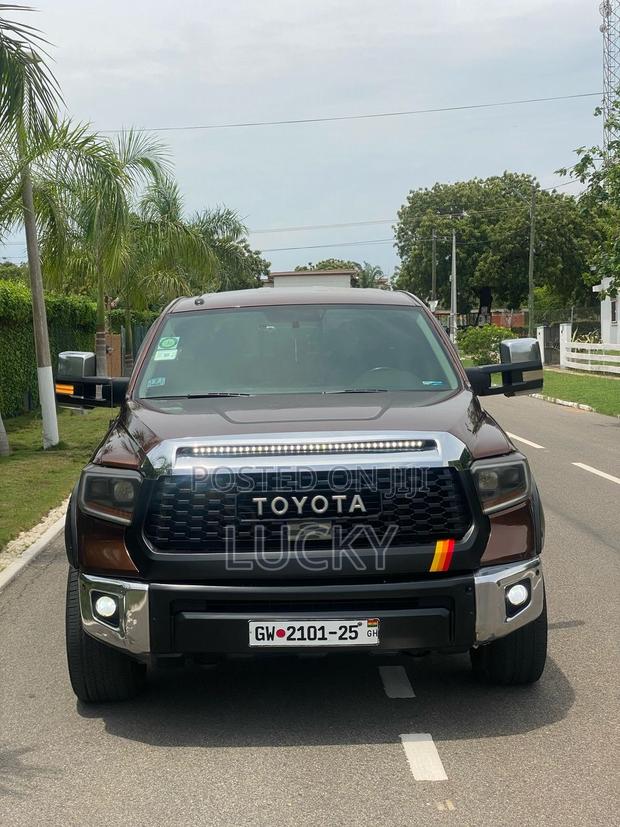 Toyota Tundra Limited 5.7L V8 4x4 Double Cab 6.6 ft. box 145.7 in. WB