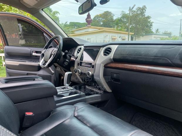 Toyota Tundra Limited 5.7L V8 4x4 Double Cab 6.6 ft. box 145.7 in. WB