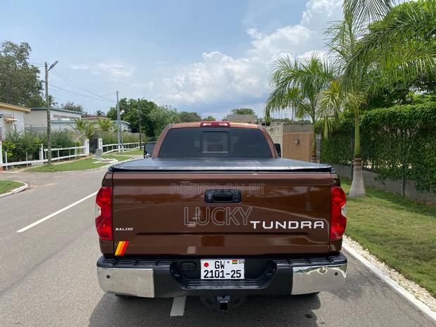 Toyota Tundra Limited 5.7L V8 4x4 Double Cab 6.6 ft. box 145.7 in. WB
