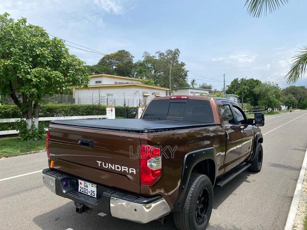 Toyota Tundra Limited 5.7L V8 4x4 Double Cab 6.6 ft. box 145.7 in. WB