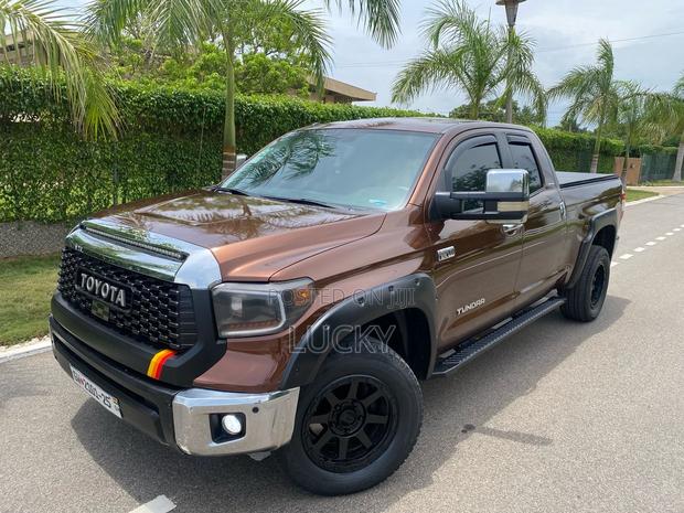 Toyota Tundra Limited 5.7L V8 4x4 Double Cab 6.6 ft. box 145.7 in. WB