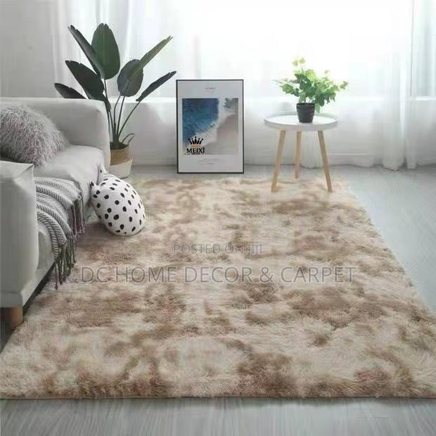 Fluffy Center Carpet photo 6