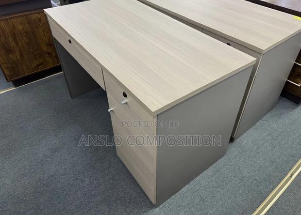 Qualify Office Table · Photo 2