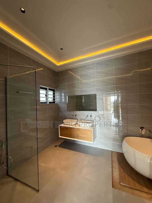 4bdrm House in Lake Side Estate for sale photo 2