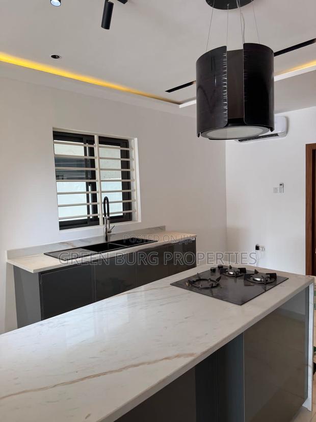 4bdrm House in Lake Side Estate for sale photo 3