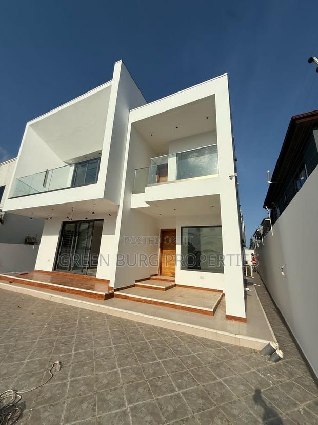 4bdrm House in Lake Side Estate for sale photo 9