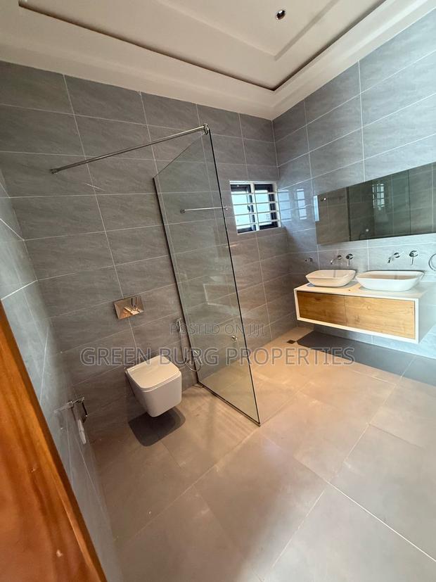 4bdrm House in Lake Side Estate for sale photo 11