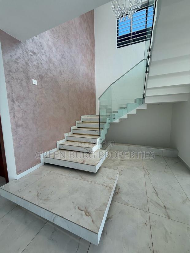 4bdrm House in Lake Side Estate for sale photo 15