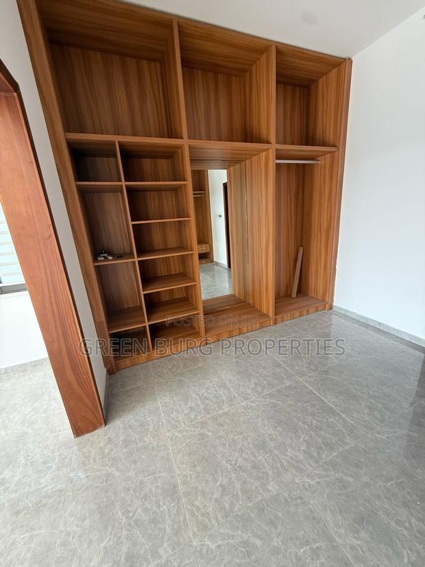 4bdrm House in Lake Side Estate for sale photo 7