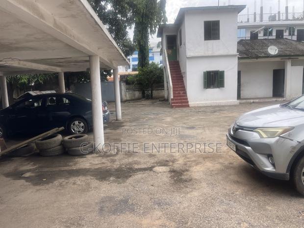 2 and Half Plots + 5bedrooms HRS at Osu Main Road for Sale · Photo 4