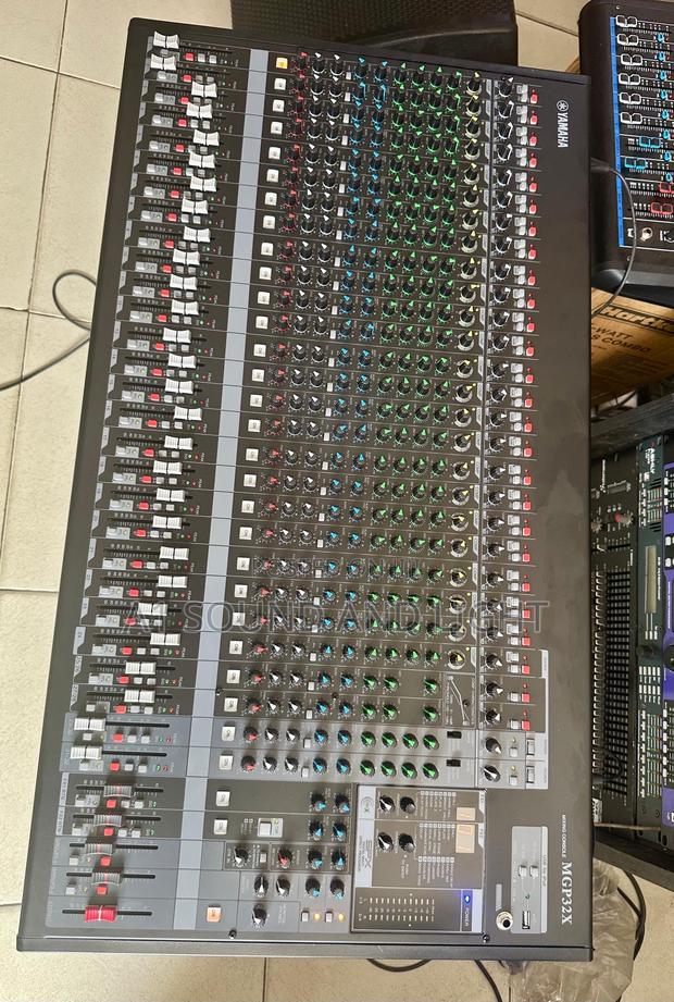 Yamaha Mgp32x Mixing Console · Photo 4