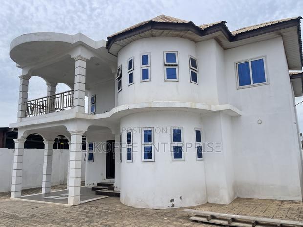 7bdrm House in Lapaz for rent · Photo 2