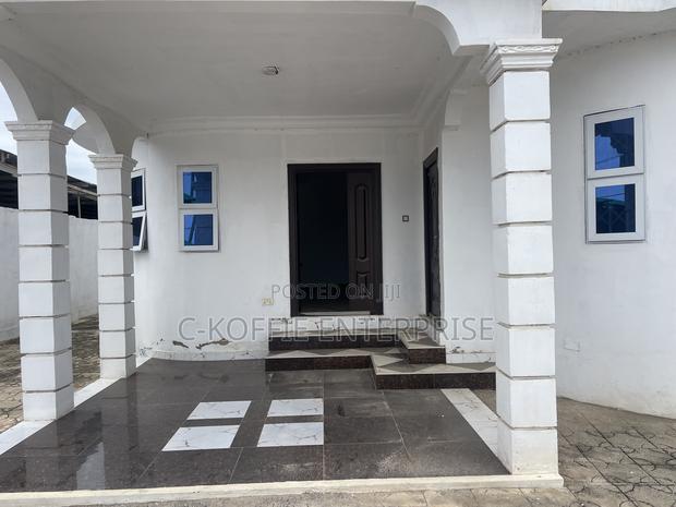 7bdrm House in Lapaz for rent · Photo 4