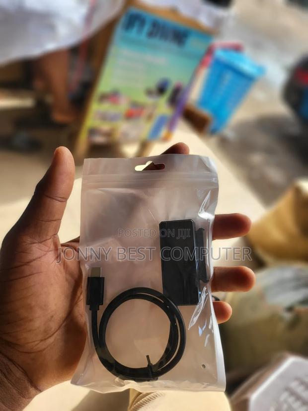 Type C to Sata Converter · Photo 3