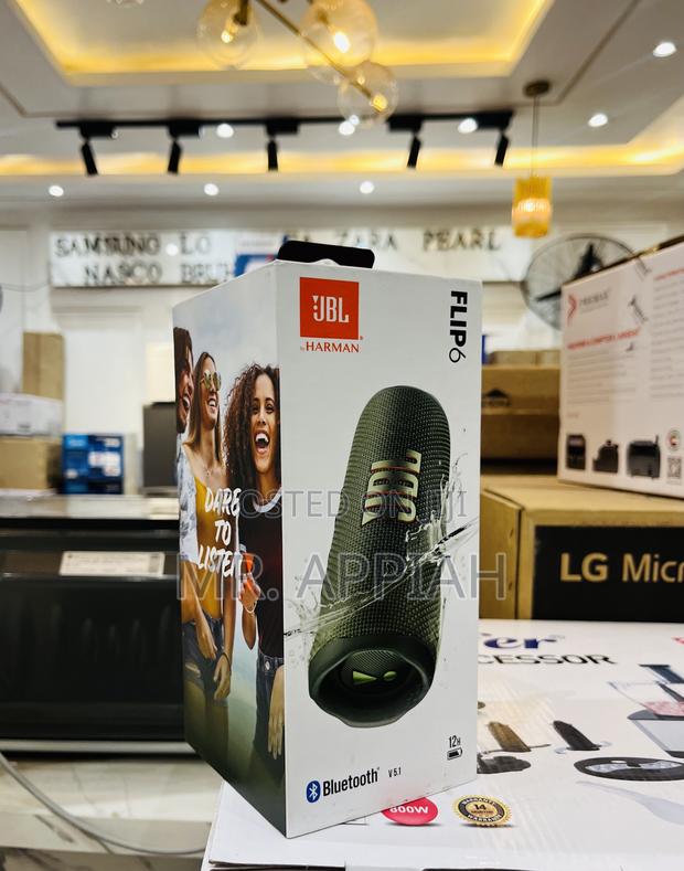 Sealed in Box JBL Flip 6 Portable Speaker(Green). · Photo 2