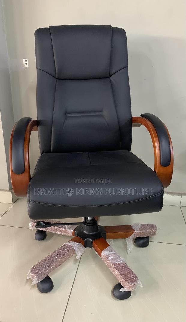 Executive Swivel Chair photo 2